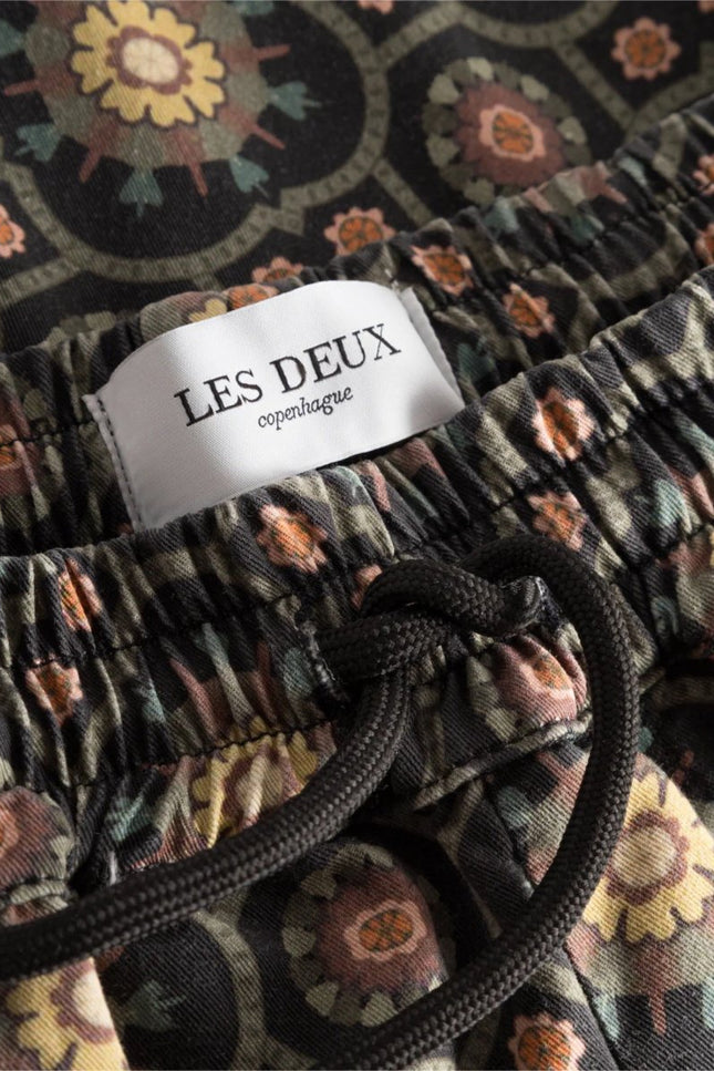 Les Deux Tapestry Shorts - Mandy